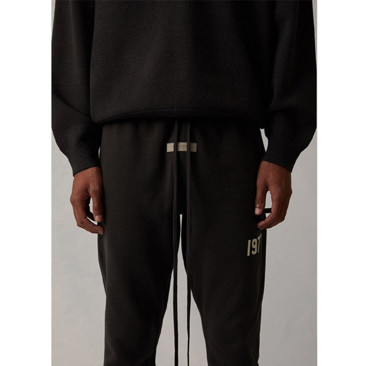 ESSENTIALS | מכנס ארוך