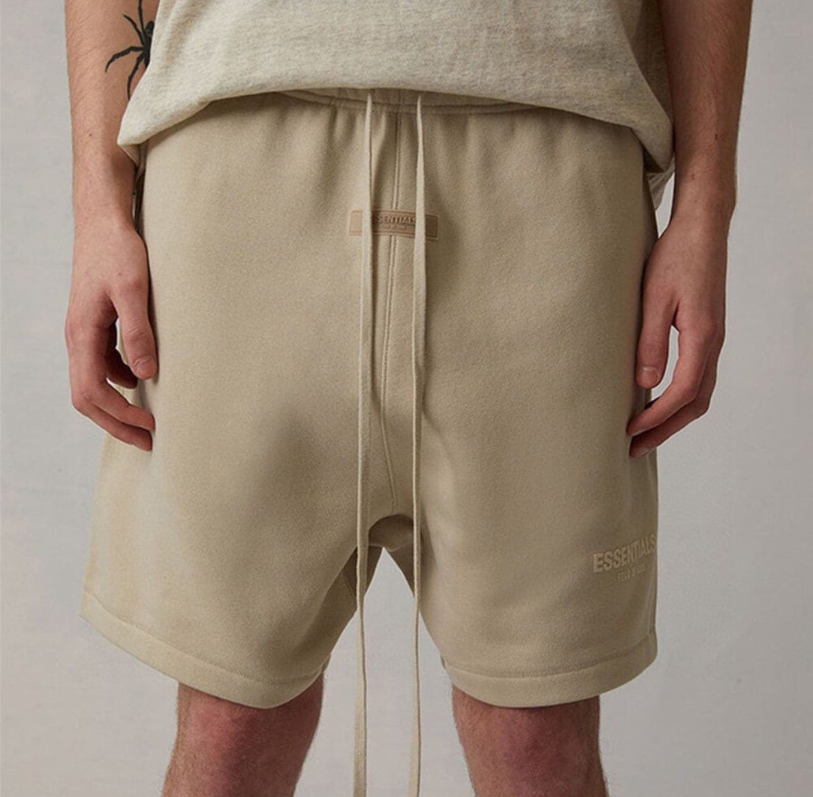 ESSENTIALS | מכנס קצר