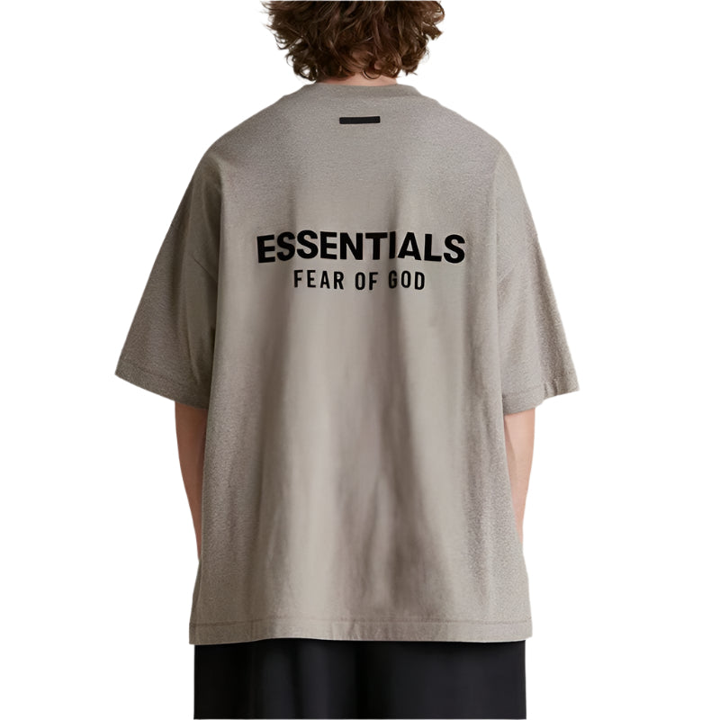 ESSENTIALS | חולצה קצרה