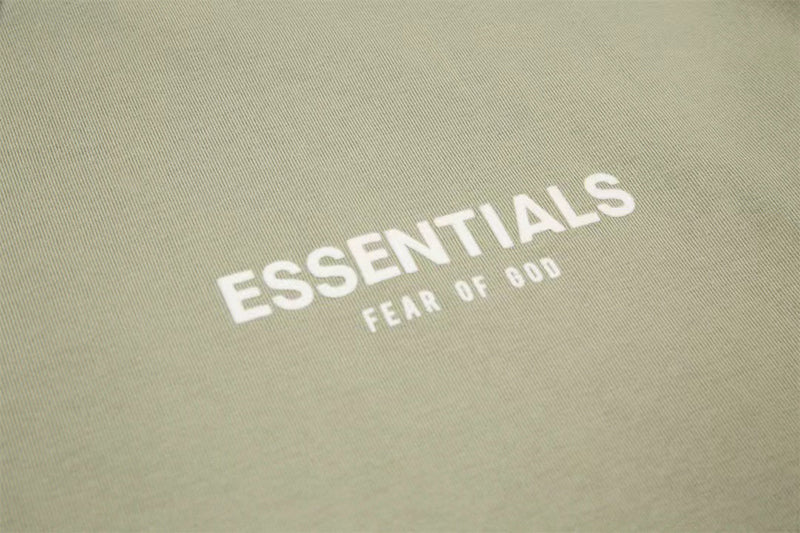 ESSENTIALS | חולצה קצרה