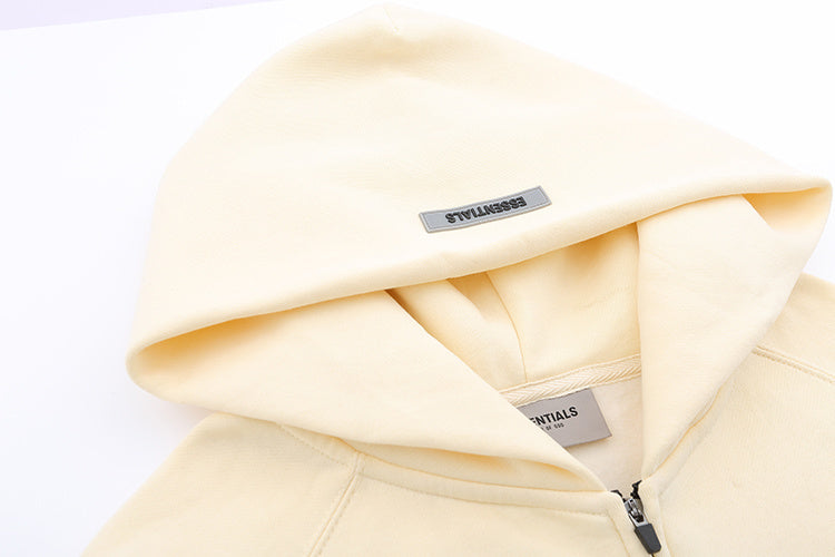 ESSENTIALS | קפוצ’ון