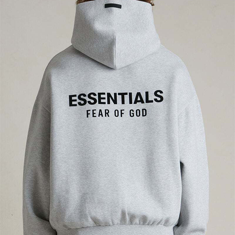 ESSENTIALS | קפוצ’ון