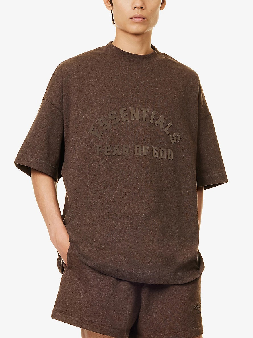 ESSENTIALS | חולצה קצרה